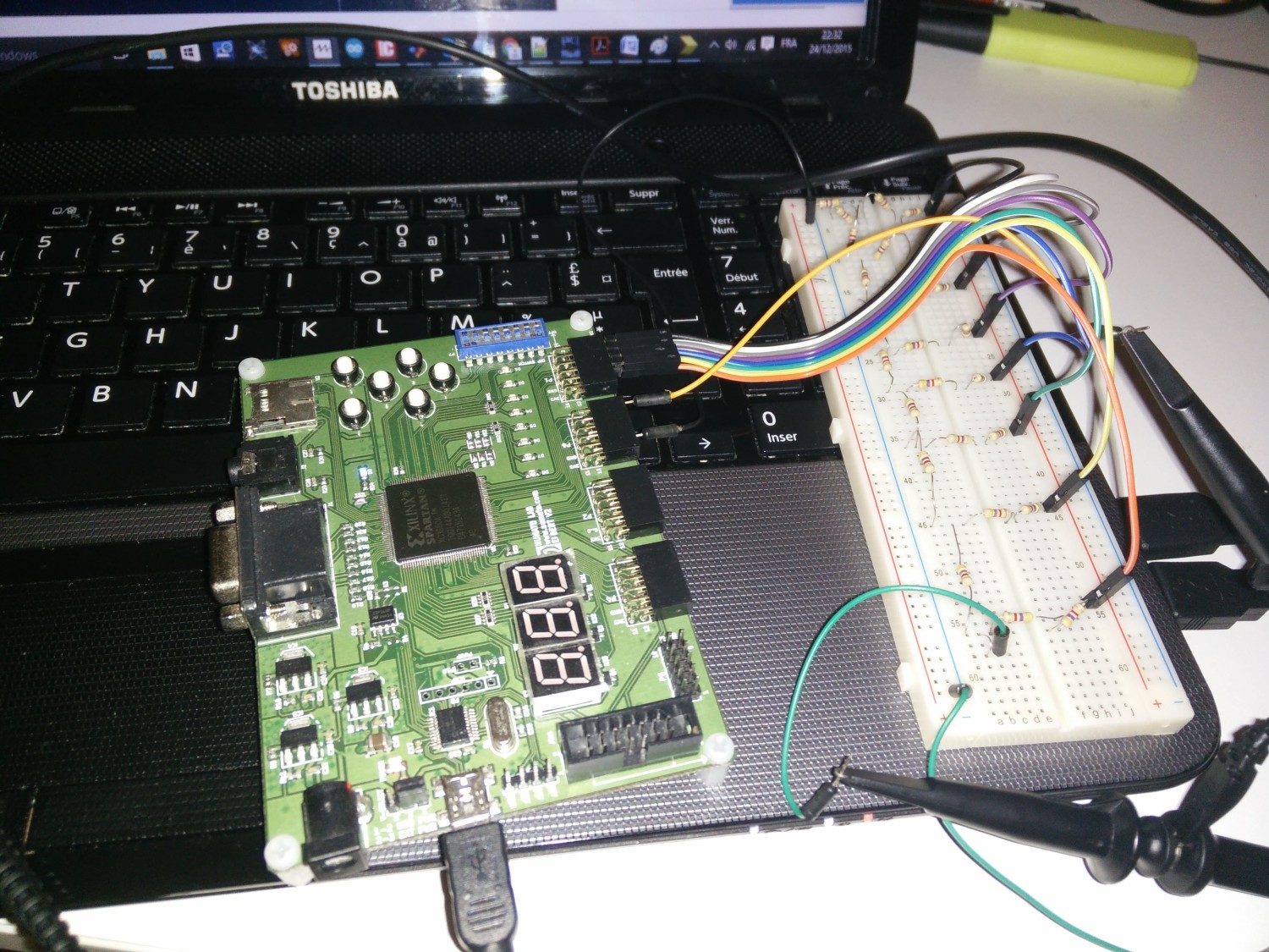 Projet-électronique-FPGA-5-Générateur-des-signaux-V1-photos-projets-1-1500x1125